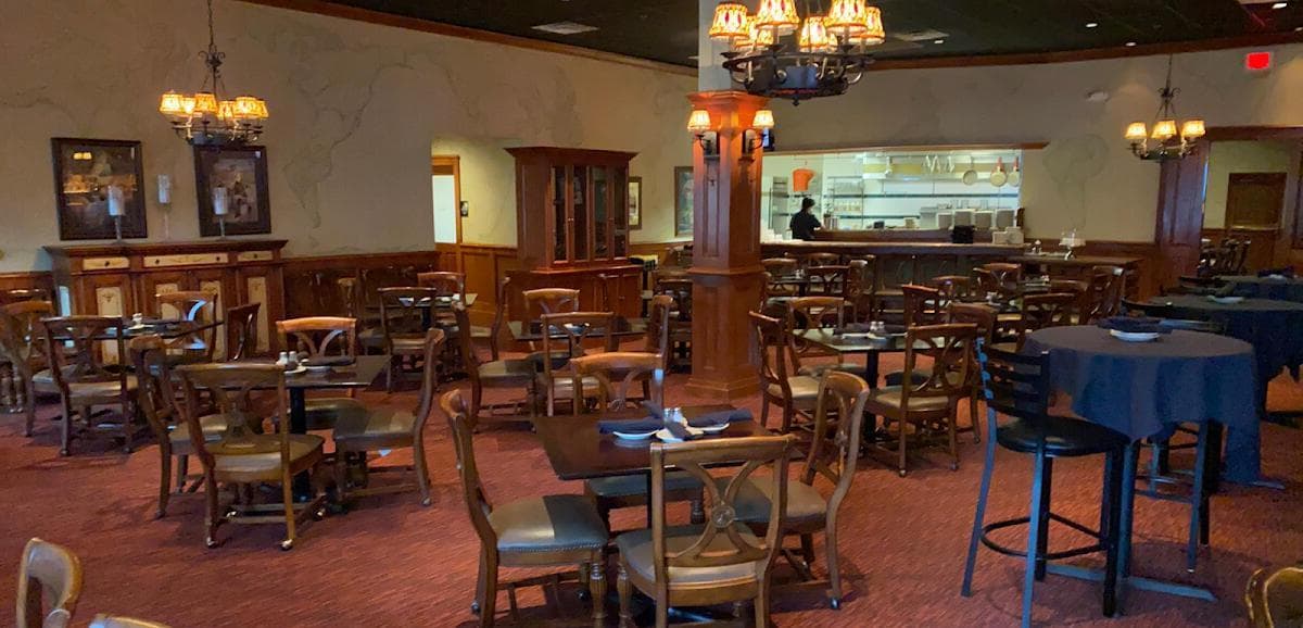 Entire Restaurant, Gillespie's Tavern at the Shire photo #1