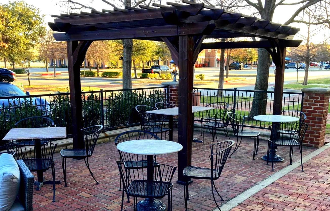 Patio, Gillespie's Tavern at the Shire photo #1