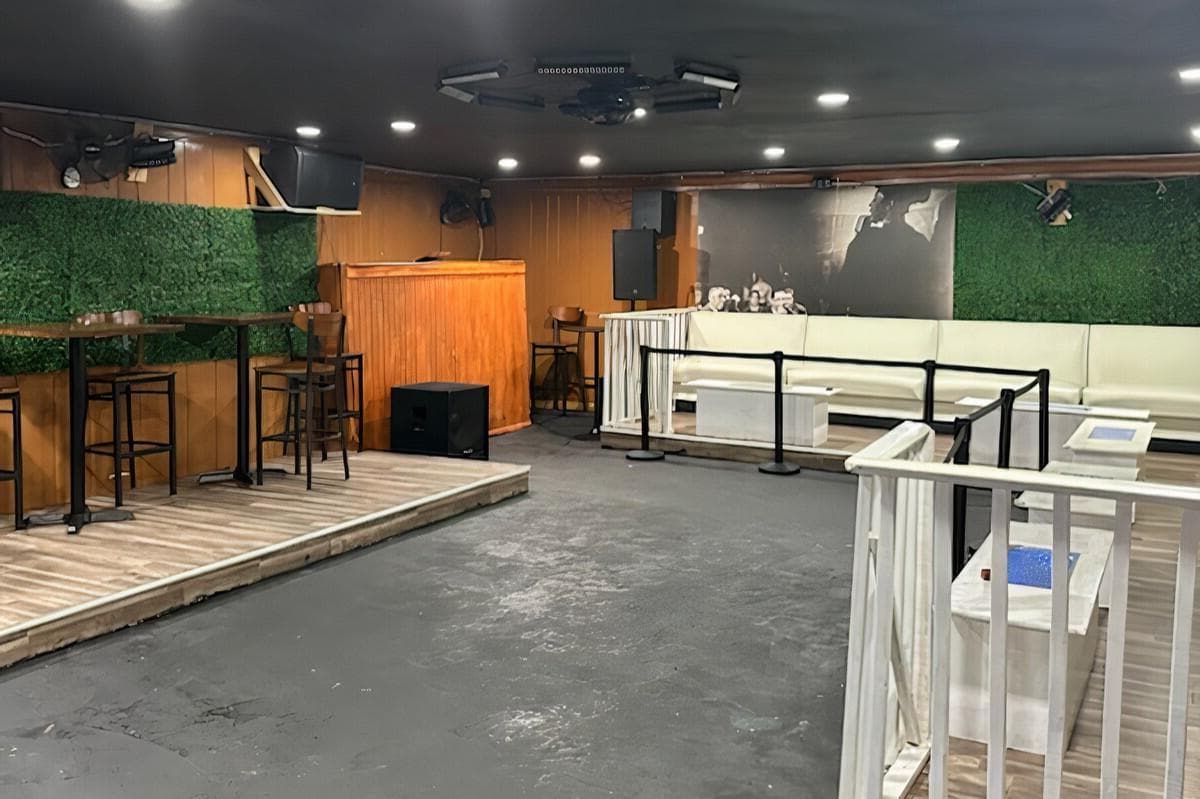 Photo of K & R International Restaurant & Bar