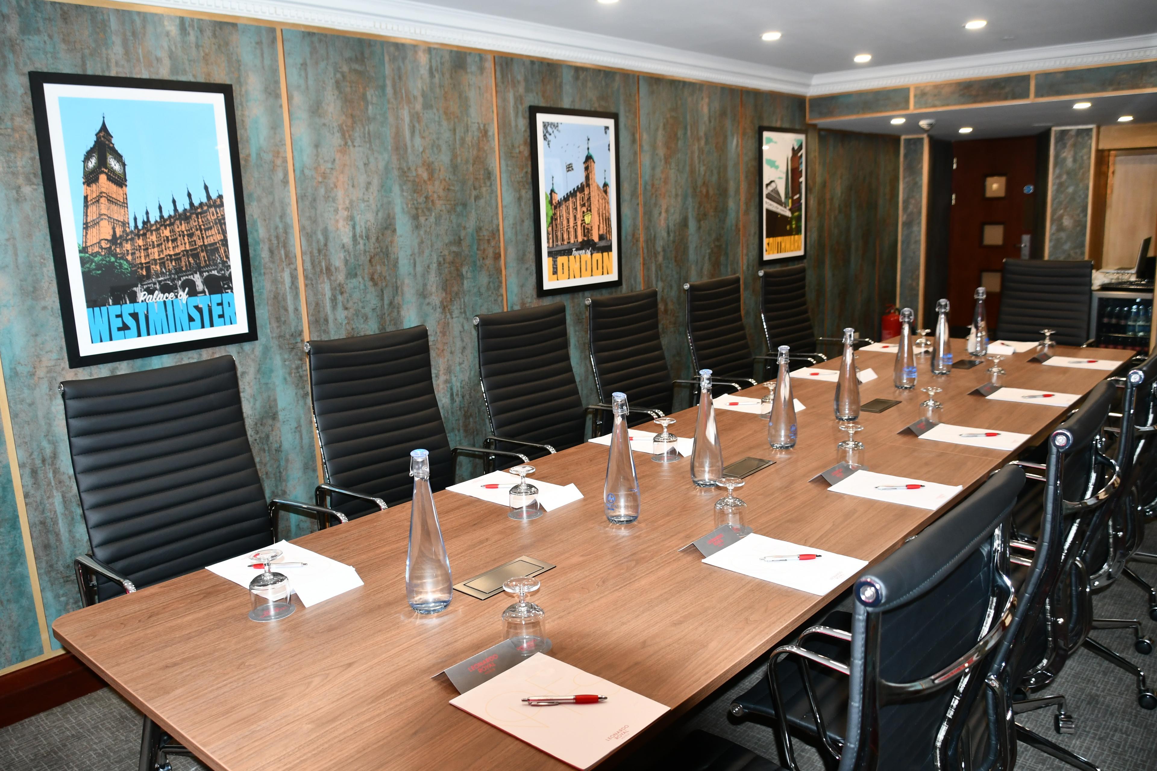 Leonardo Royal London City, Executive Boardroom photo #3