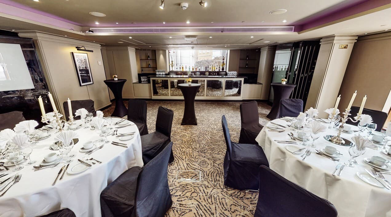 Crown Suite, Leonardo Royal London City photo #4