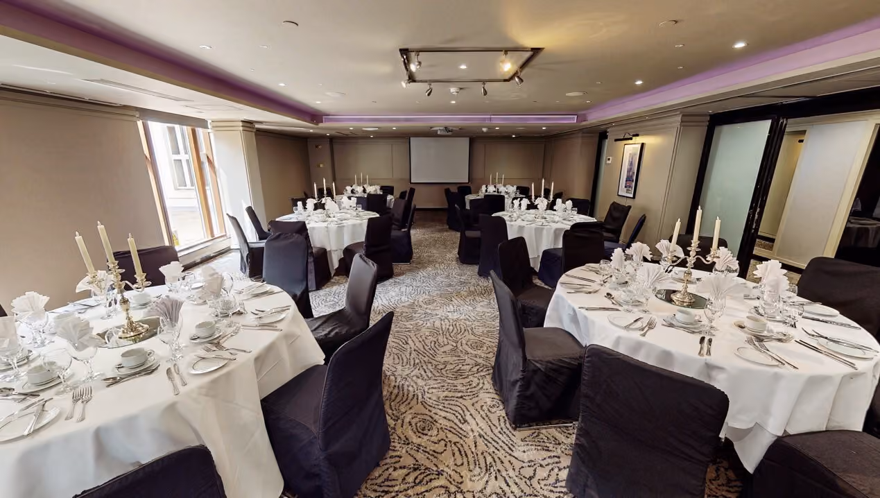 Crown Suite, Leonardo Royal London City photo #3