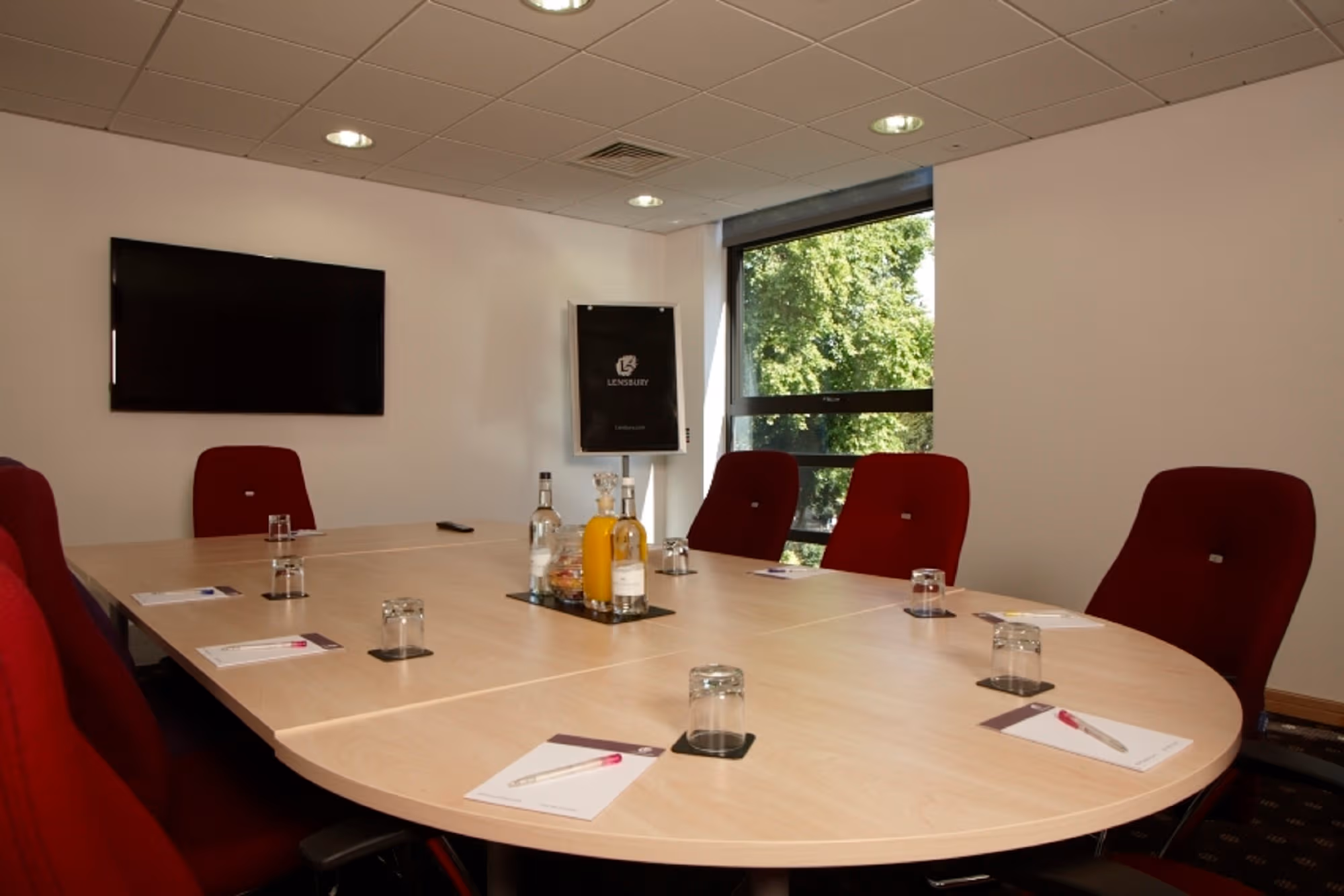 Murray, Uttley And Doherty Rooms, The Lensbury photo #4