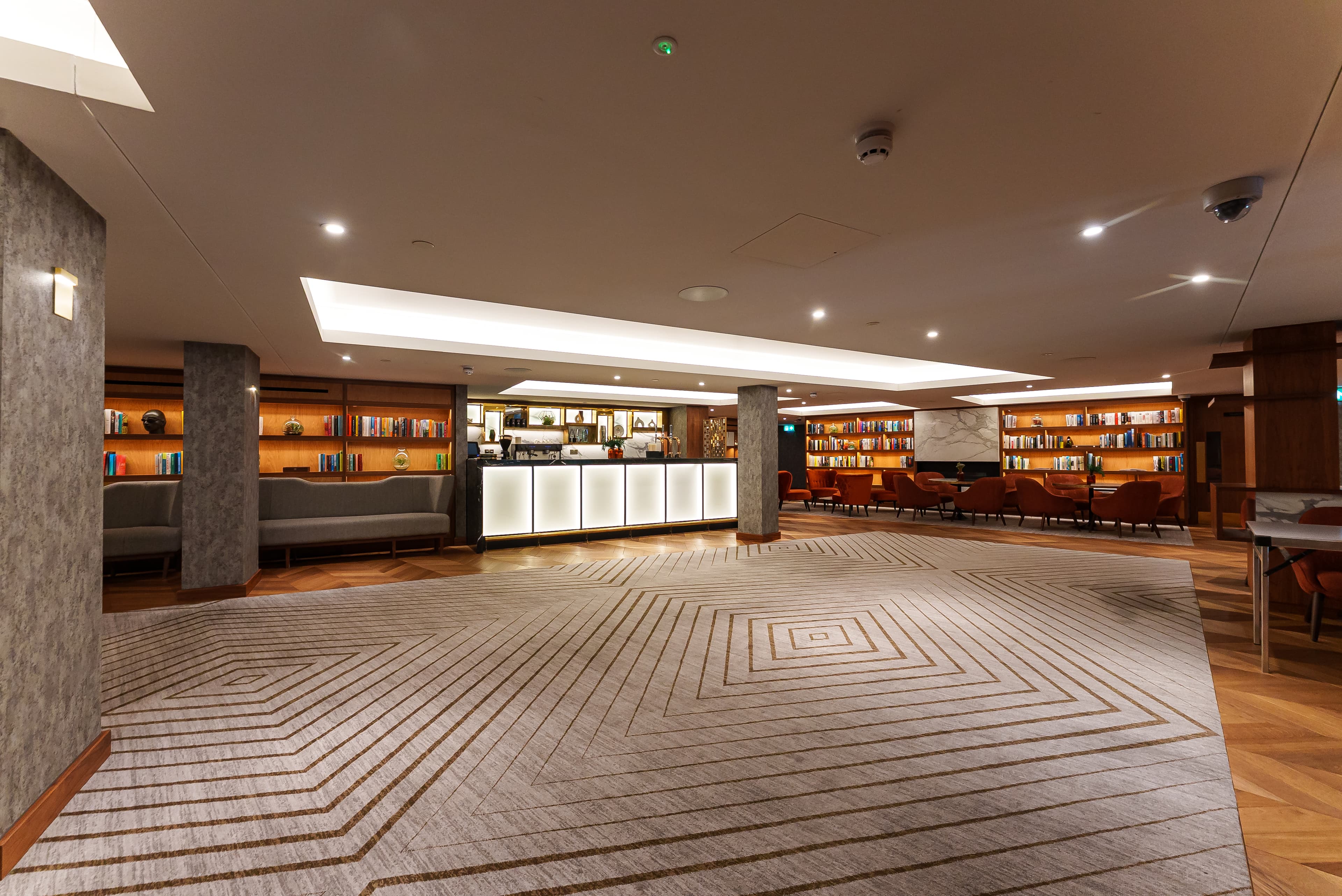 Middle Eight, The Balcony photo #2