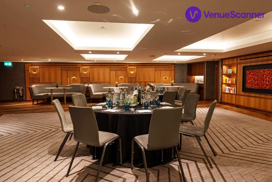 Middle Eight, The Balcony photo #3