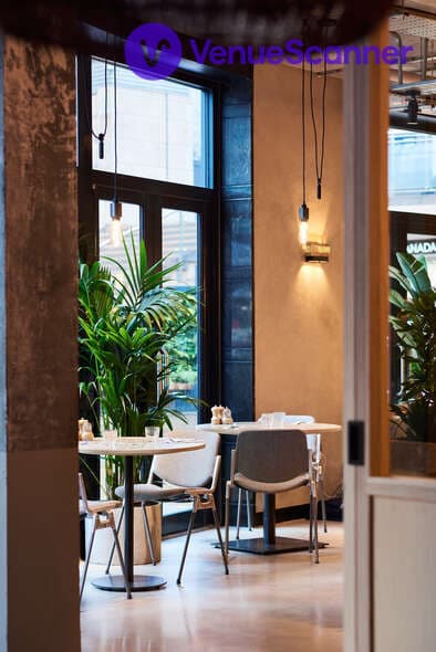 Maple Room, Caravan Canary Wharf photo #9