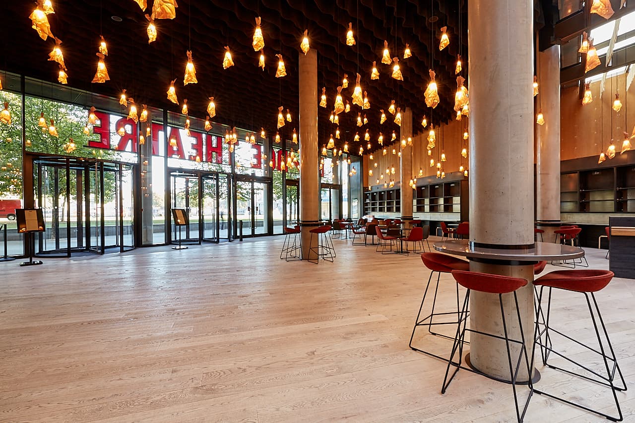 Upper Foyer, Bridge Theatre photo #4