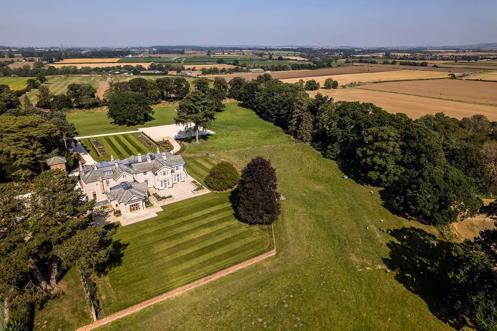 Exclusive Hire, Burtonfields Hall photo #26
