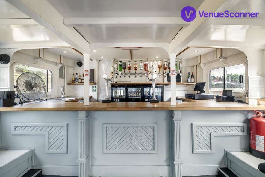 Exclusive Hire, MV Viscount photo #2