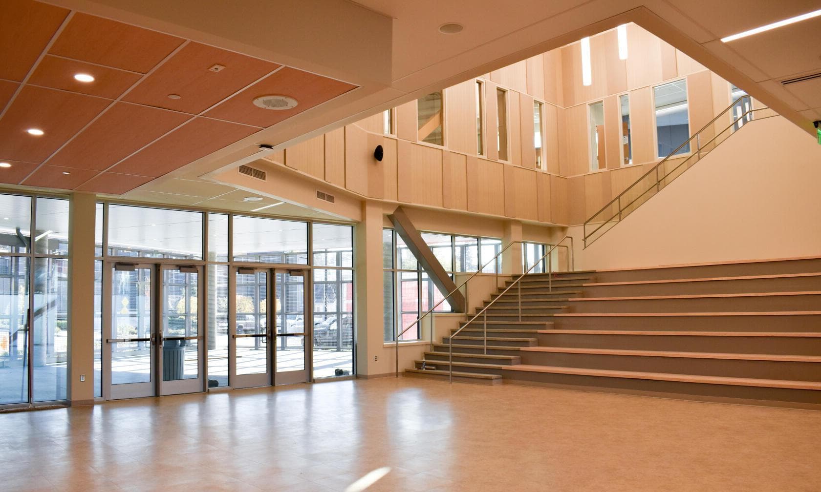 Commons, Hamlin Robinson School photo #1