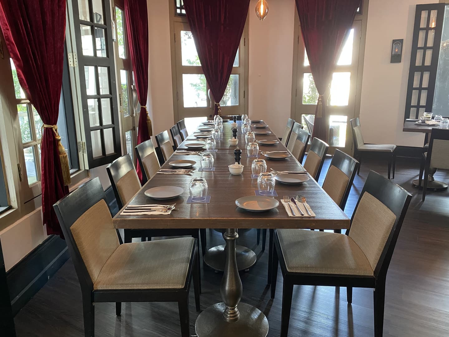 Restaurant Space, Laifabar photo #1