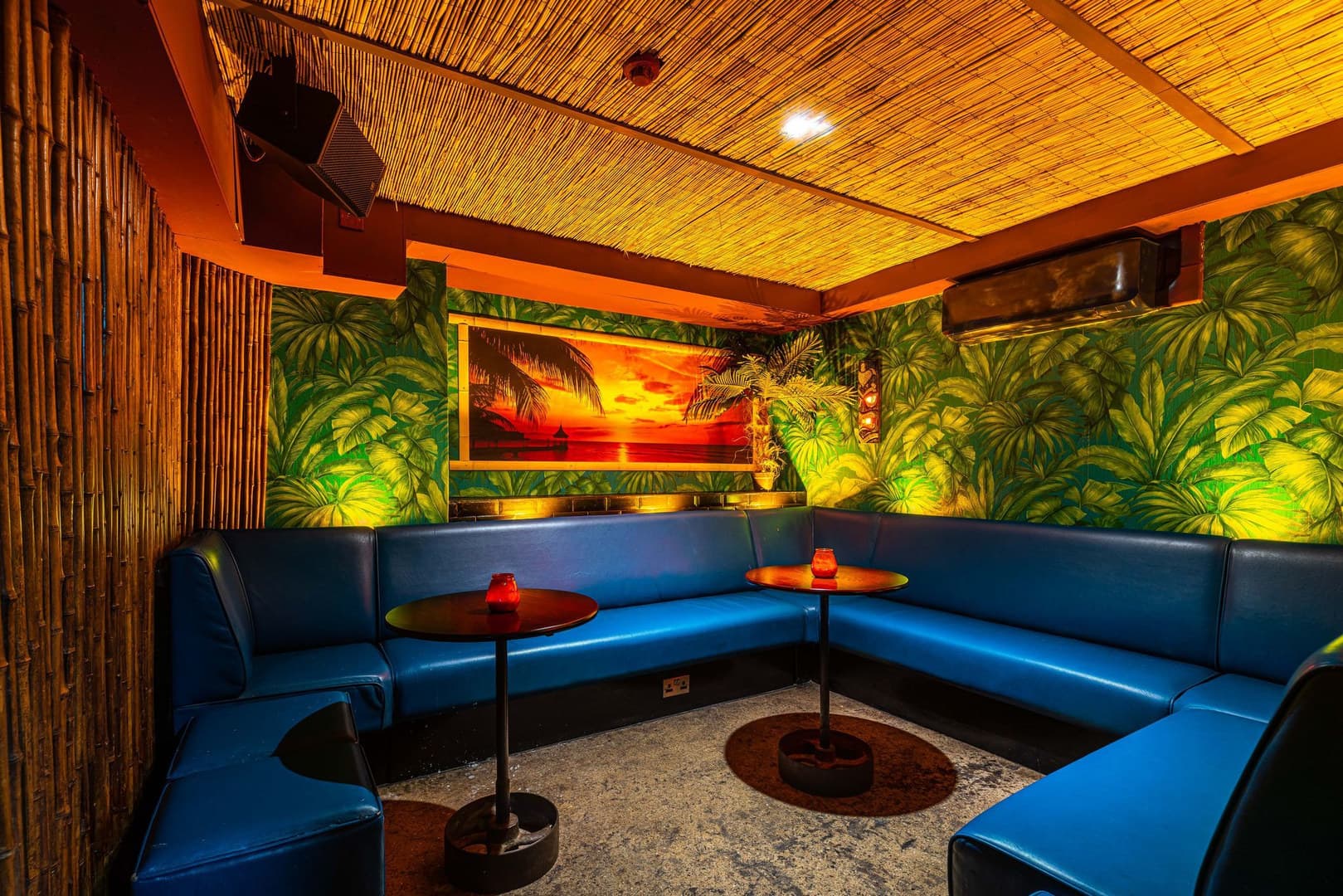 Surfer's Cove, Tiki Hideaway Liverpool photo #6