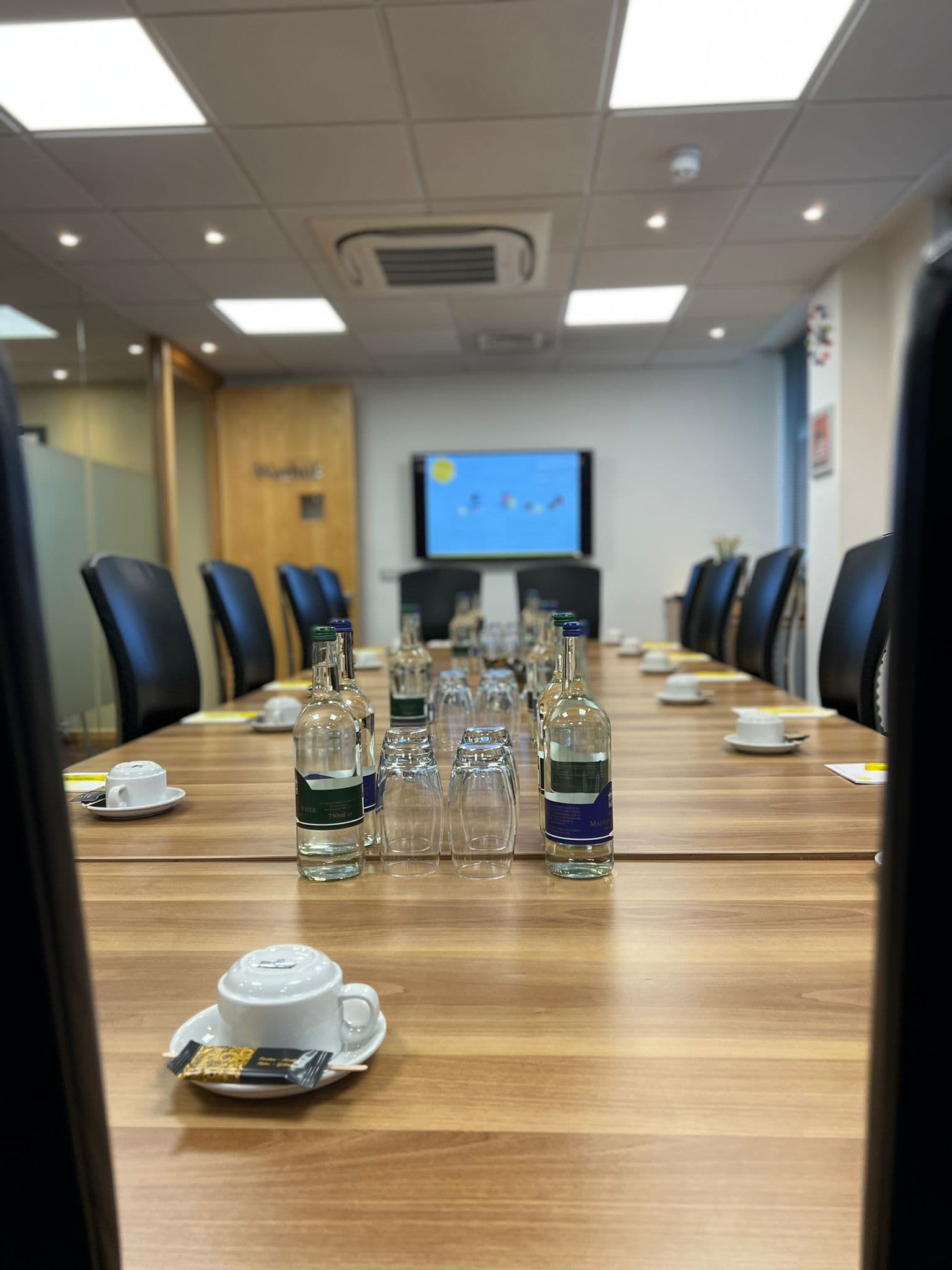 Regal Court Business Centre, Dali Suite photo #2