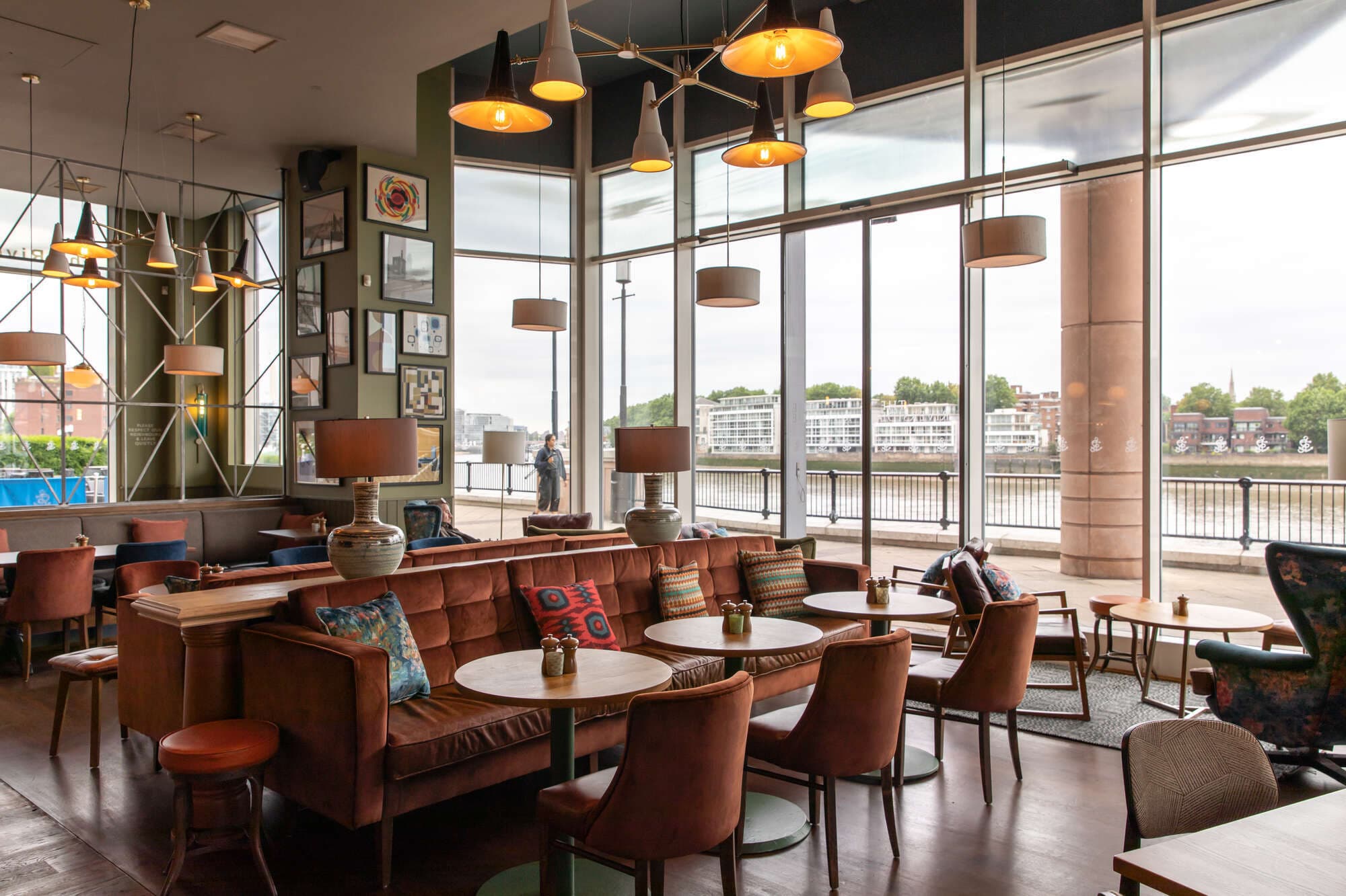 The Bow, The Riverside photo #3