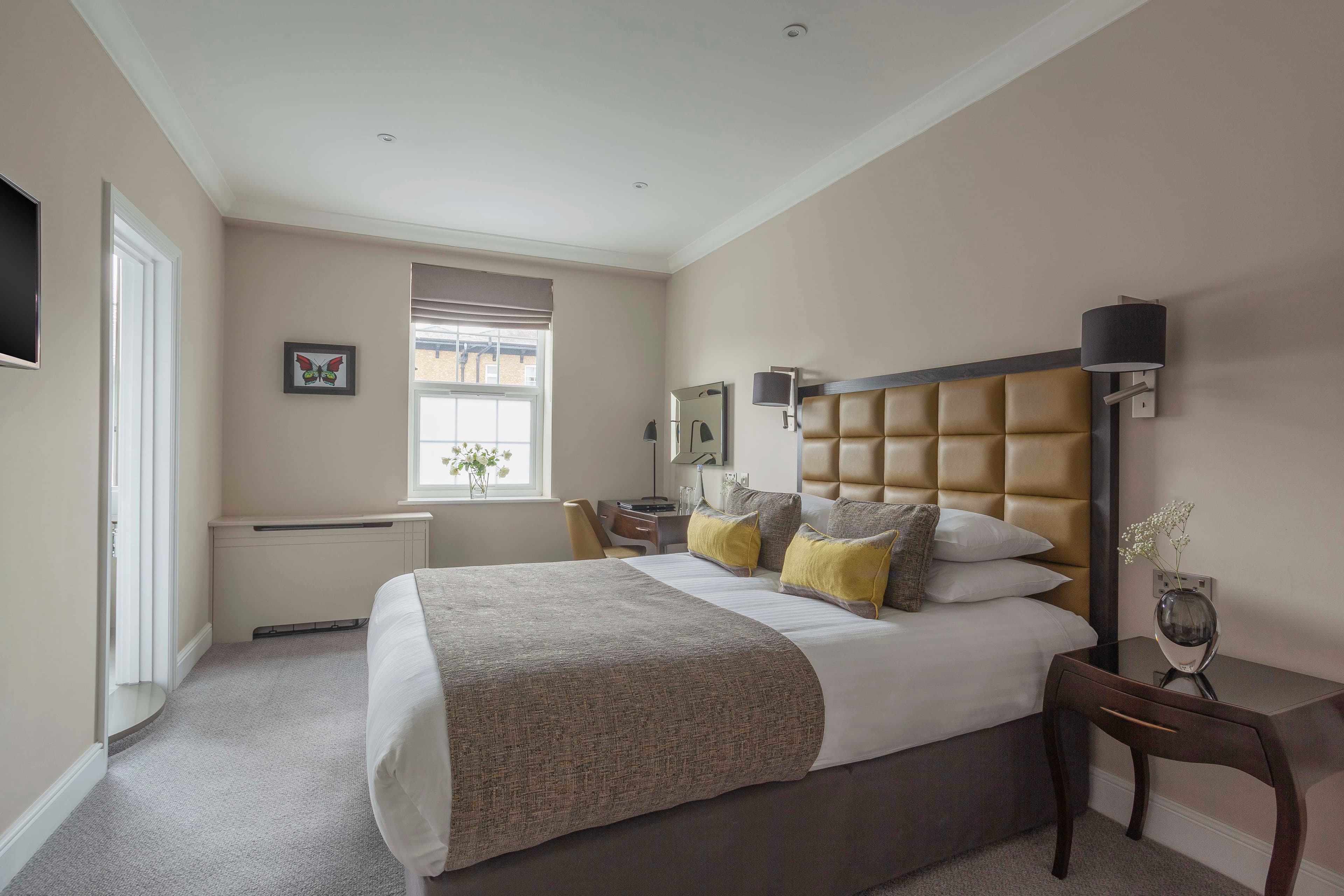 Surrey & Cedar, Oatlands Park Hotel photo #26