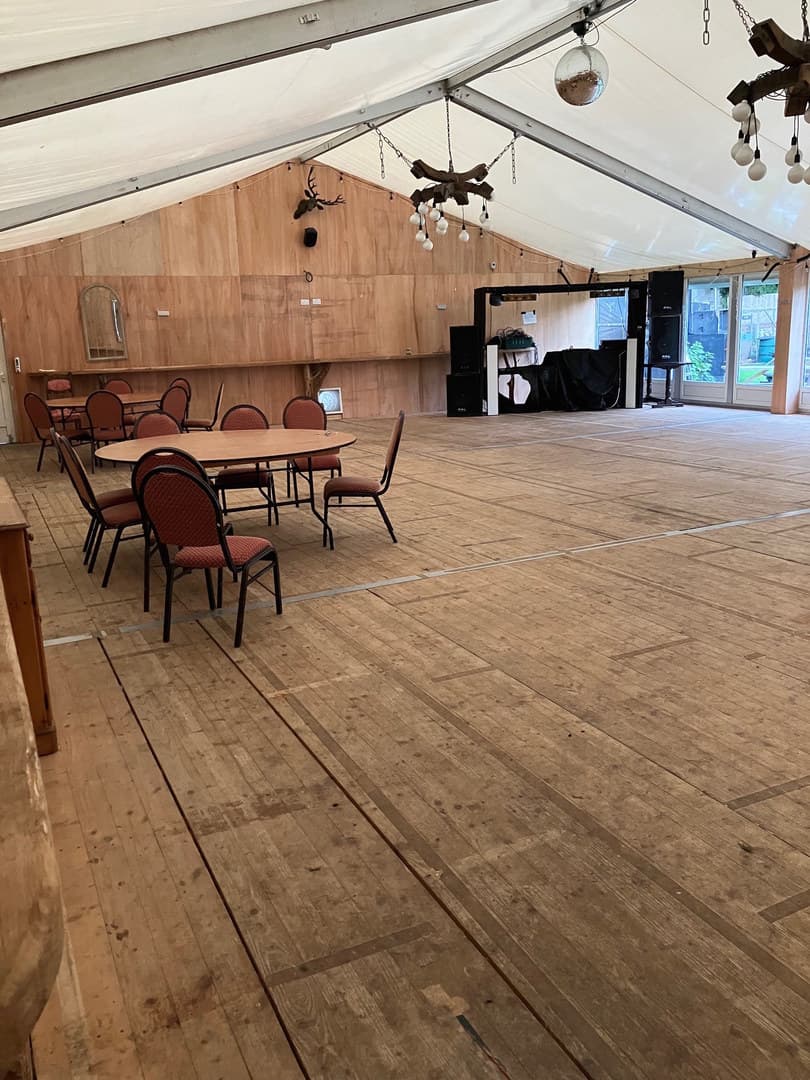 The Bell Inn Pub And The Bell Marquee, The Bell Inn Marquee photo #1