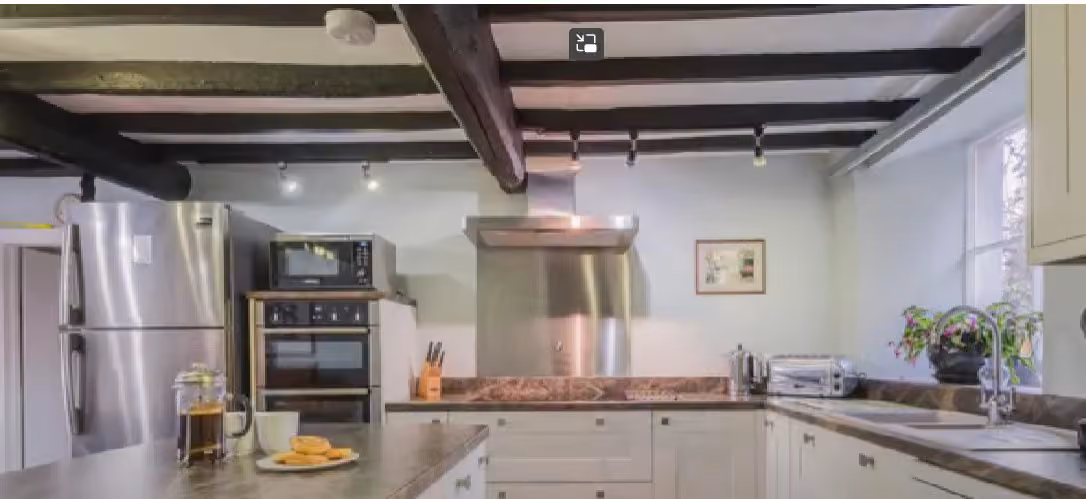 Kitchen, Underhill House photo #2