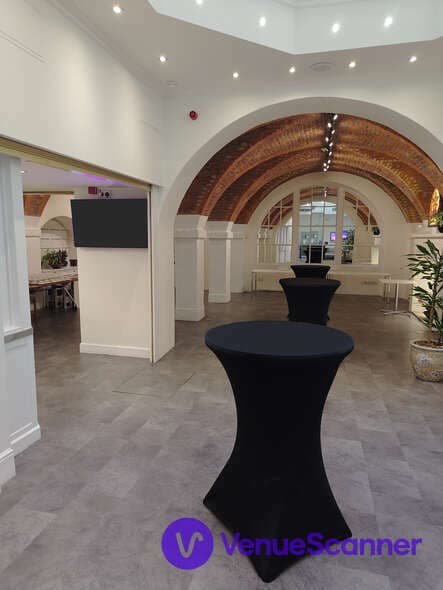 21 Portland Place, The Abbott Forum photo #3