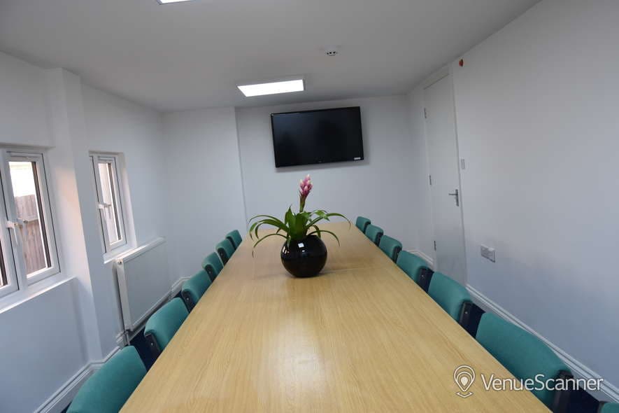 Lily, Quadrant House Wimbledon photo #4