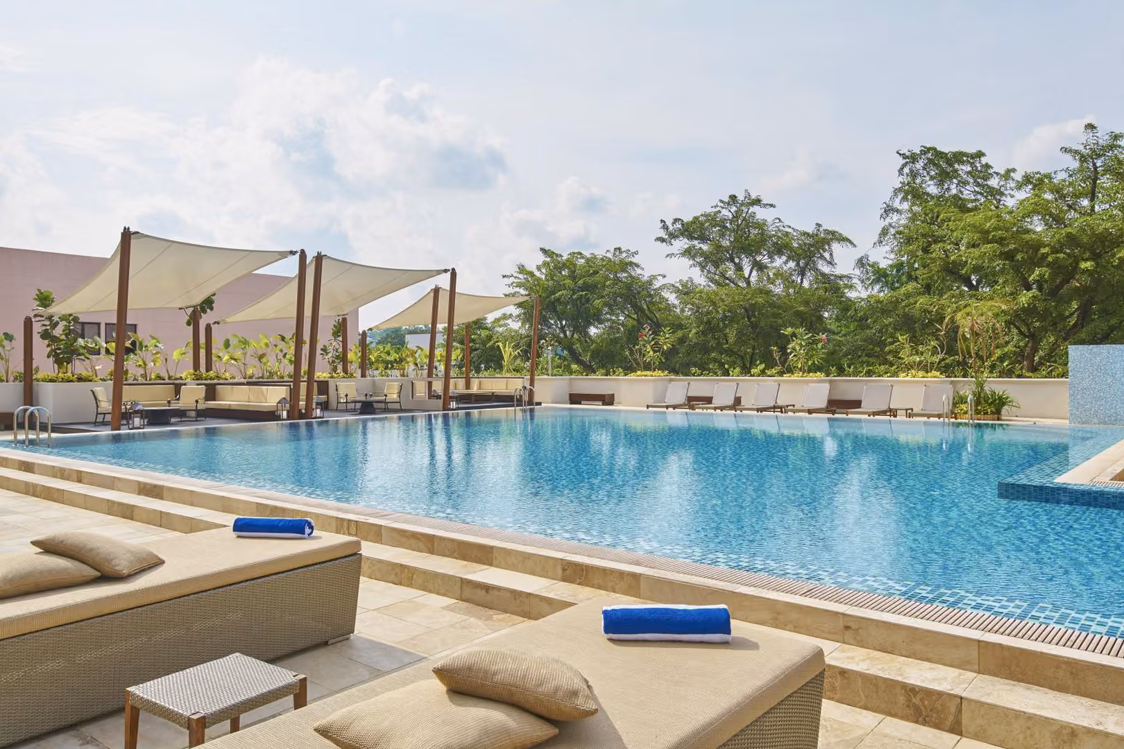Orchard Rendezvous Hotel Singapore, Poolside, undefined photo #3