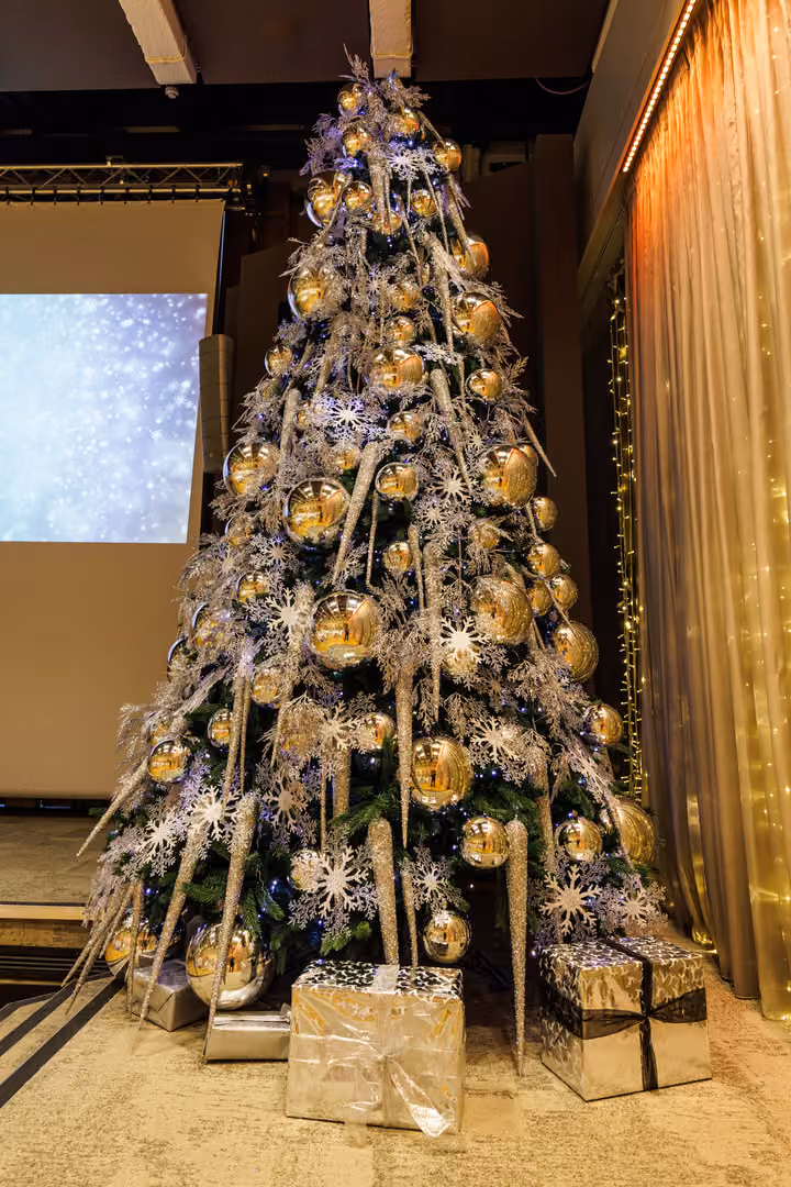 Christmas Package, One Moorgate Place photo #11