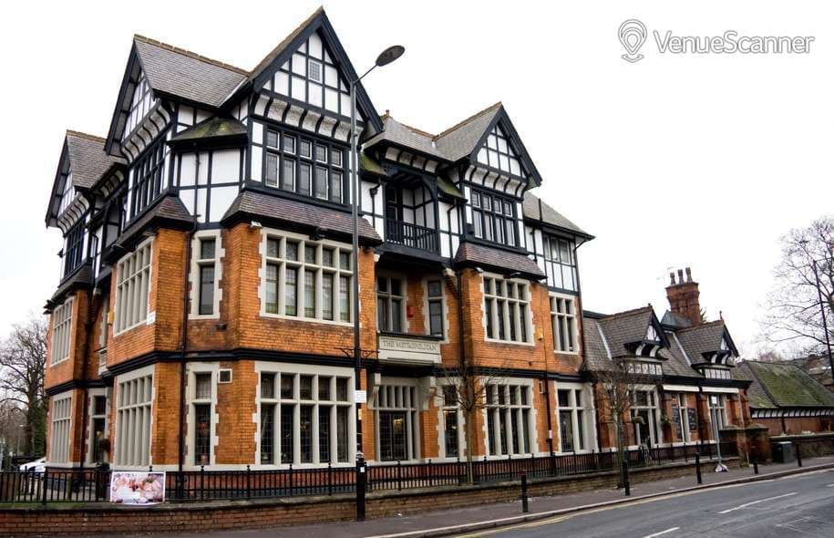 The Metropolitan, The Metropolitan photo #1