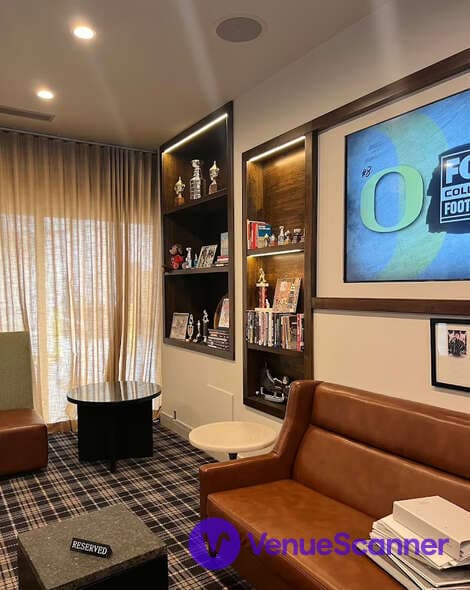 Coaches Corner, The Barn Hockey Bar photo #3