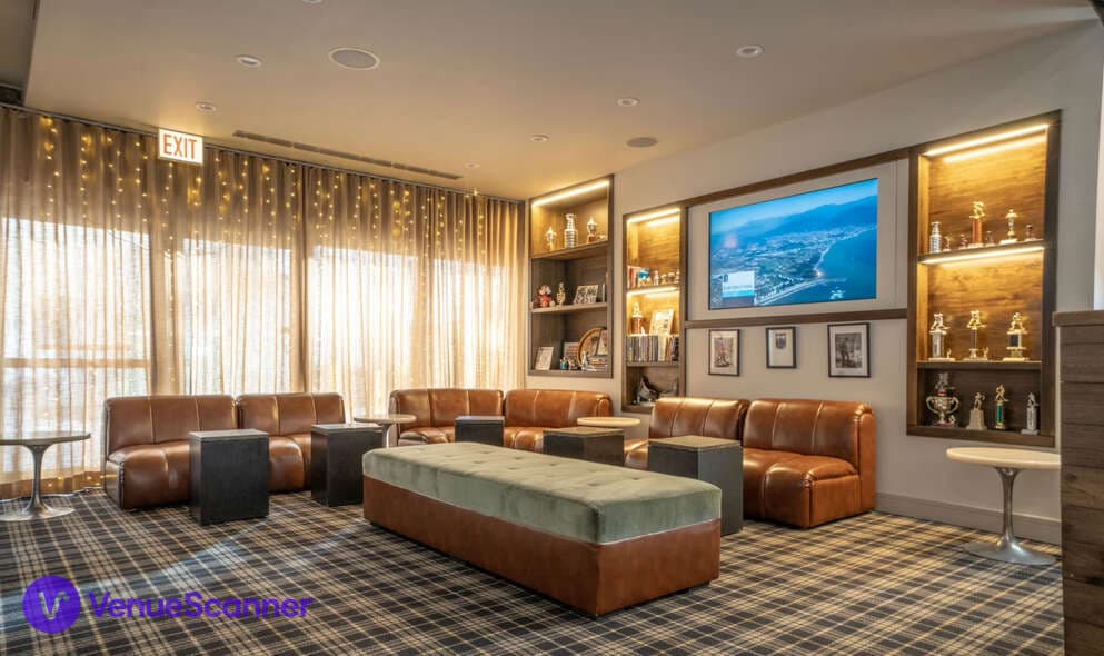 Coaches Corner, The Barn Hockey Bar photo #1