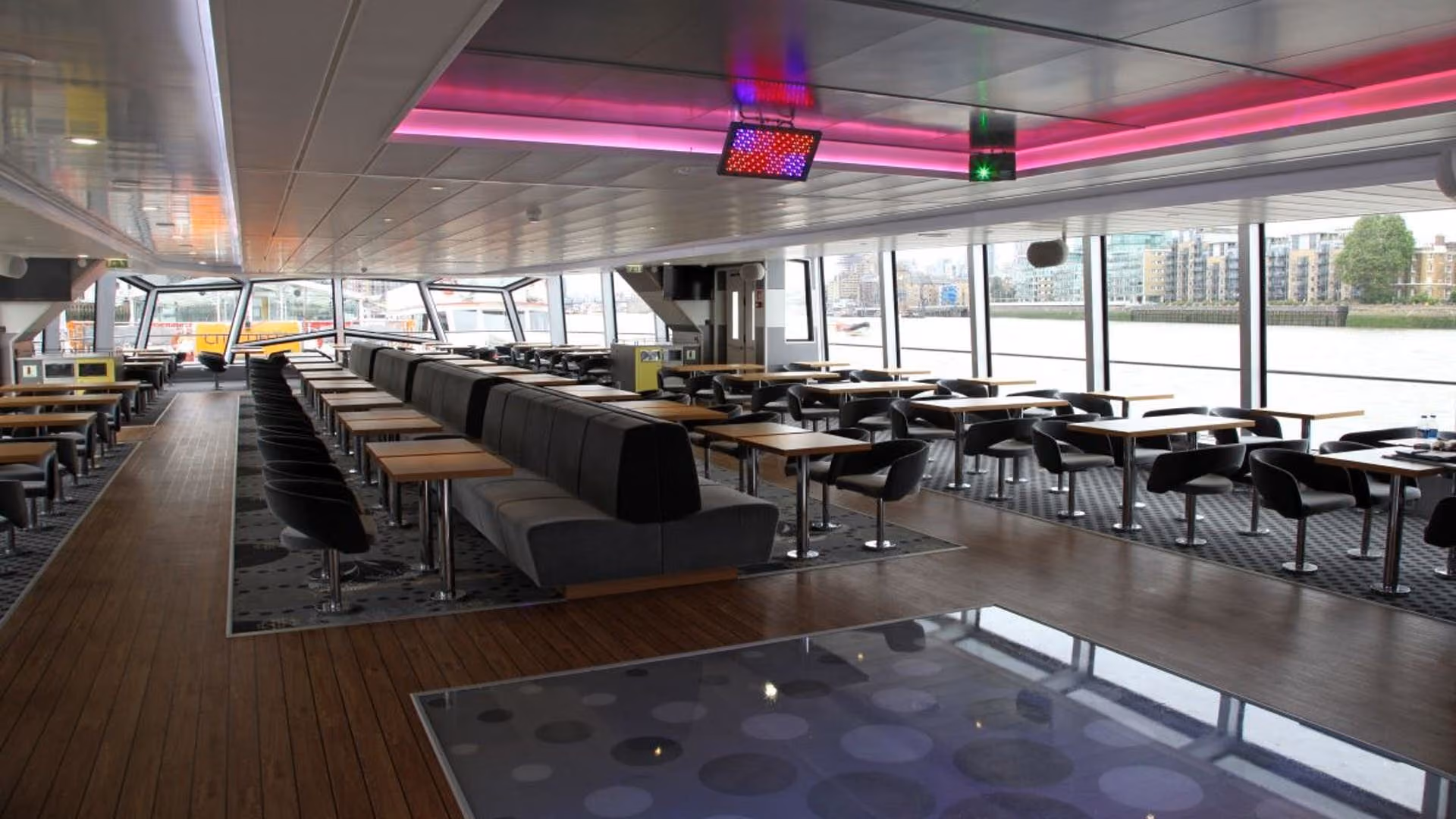 Photo of City Cruises, M.v. Millennium Diamond