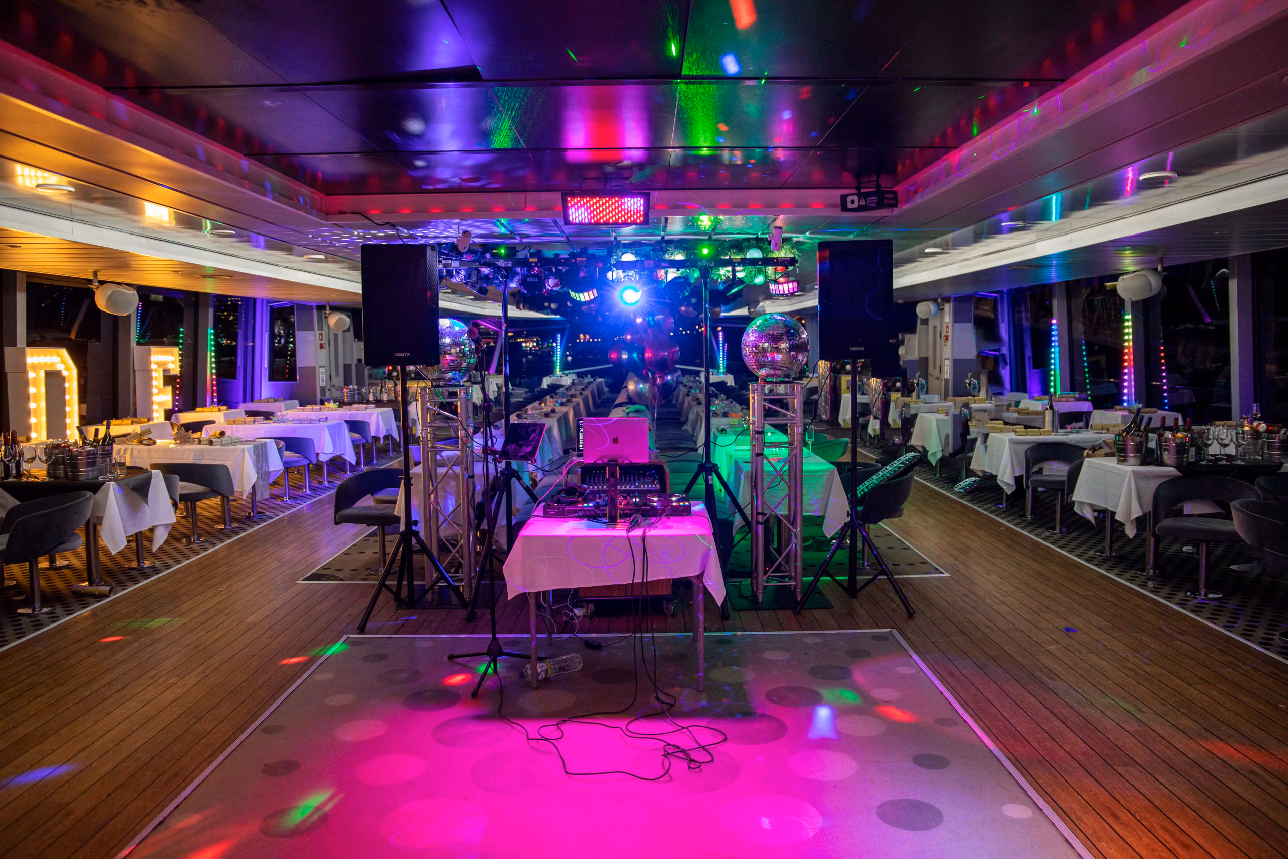 Photo of City Cruises, M.v. Millennium Diamond