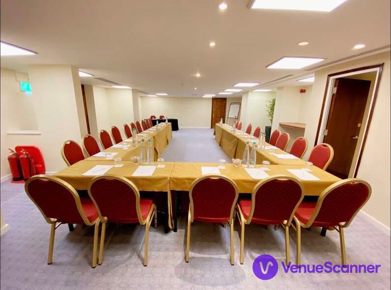 Cromwell 6, Millennium Gloucester Hotel photo #1