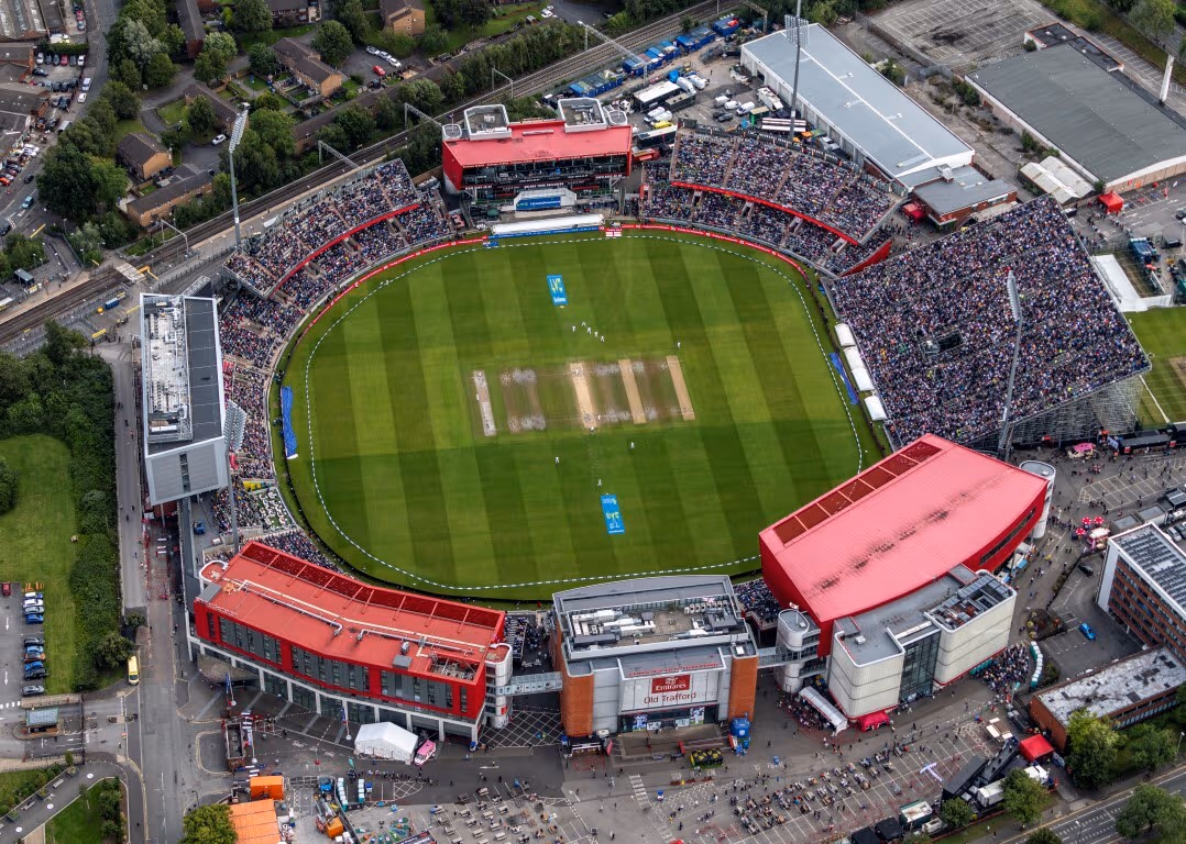 Members' Suite, Emirates Old Trafford Cricket Ground photo #14