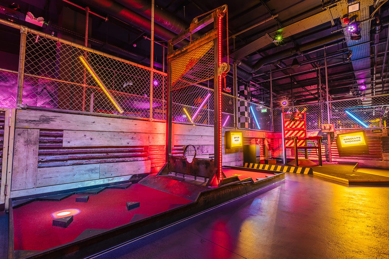 Photo of Junkyard Golf Shoreditch, Whole Venue