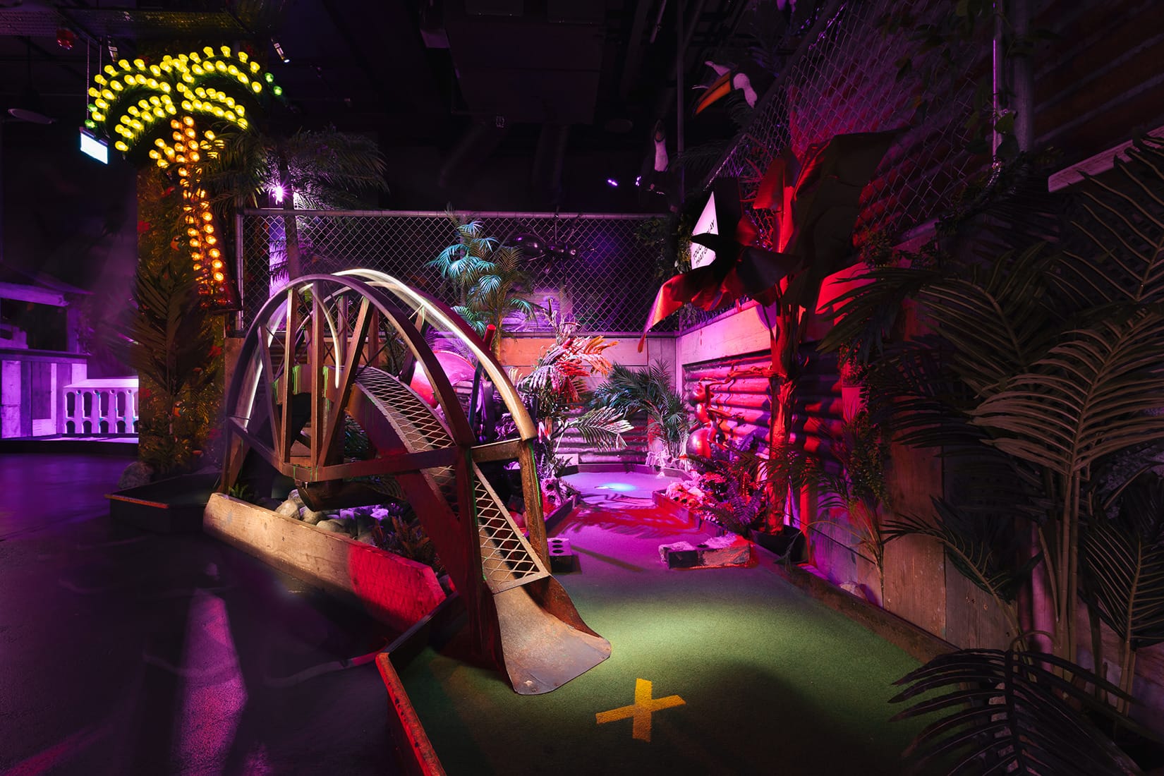Photo of Junkyard Golf Shoreditch, Whole Venue