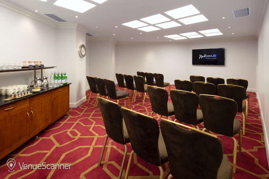 Private Room 42, Radisson Blu Edwardian Heathrow photo #2