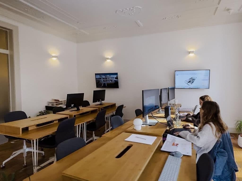 Exclusive Hire, Heden Chiado photo #2