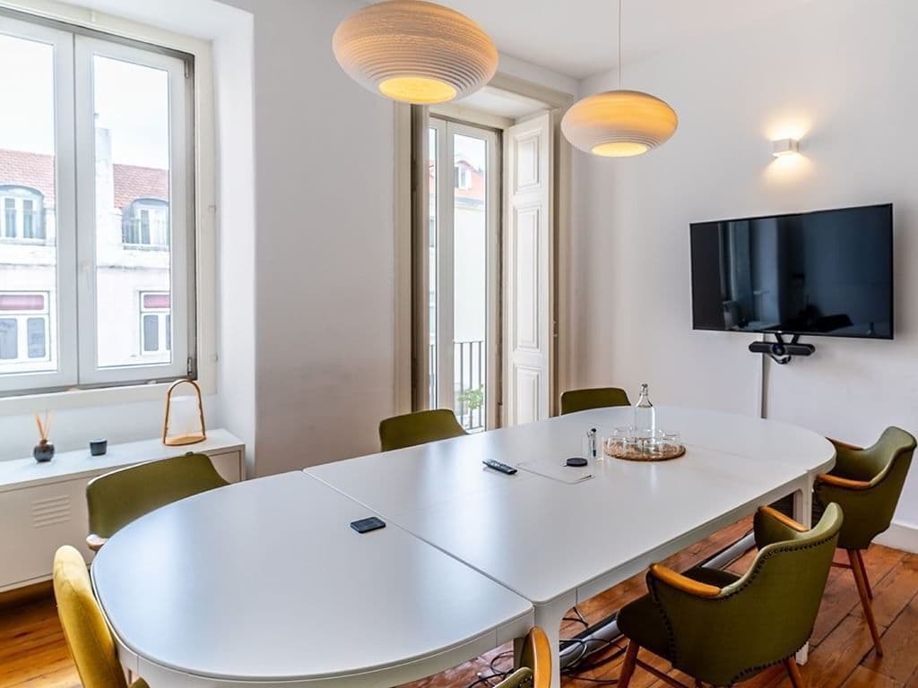 Exclusive Hire, Heden Chiado photo #1