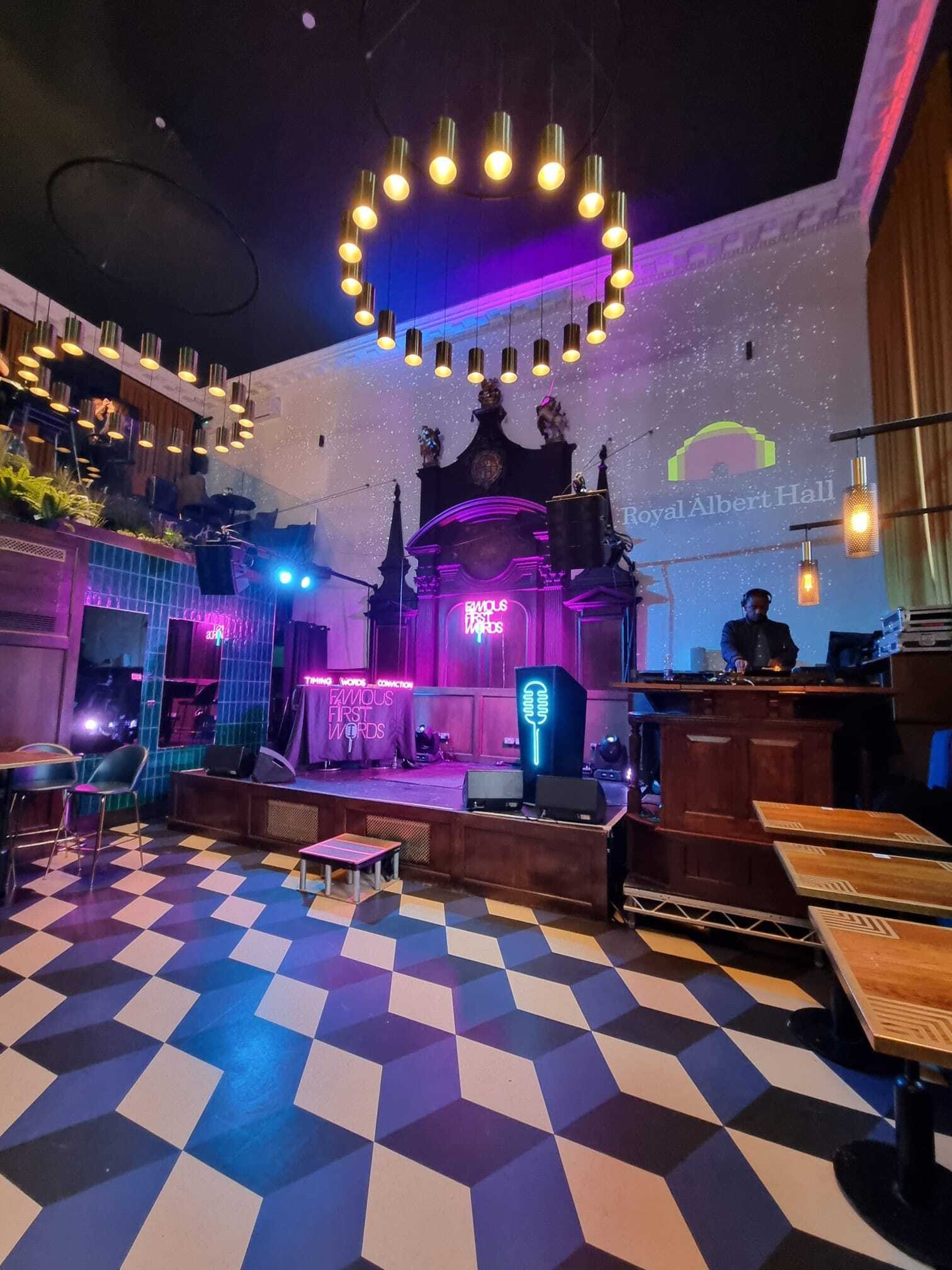Photo of Amazing Grace, Full Venue