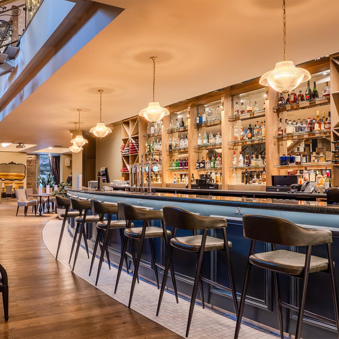 Taverne Bar, Citation photo #16
