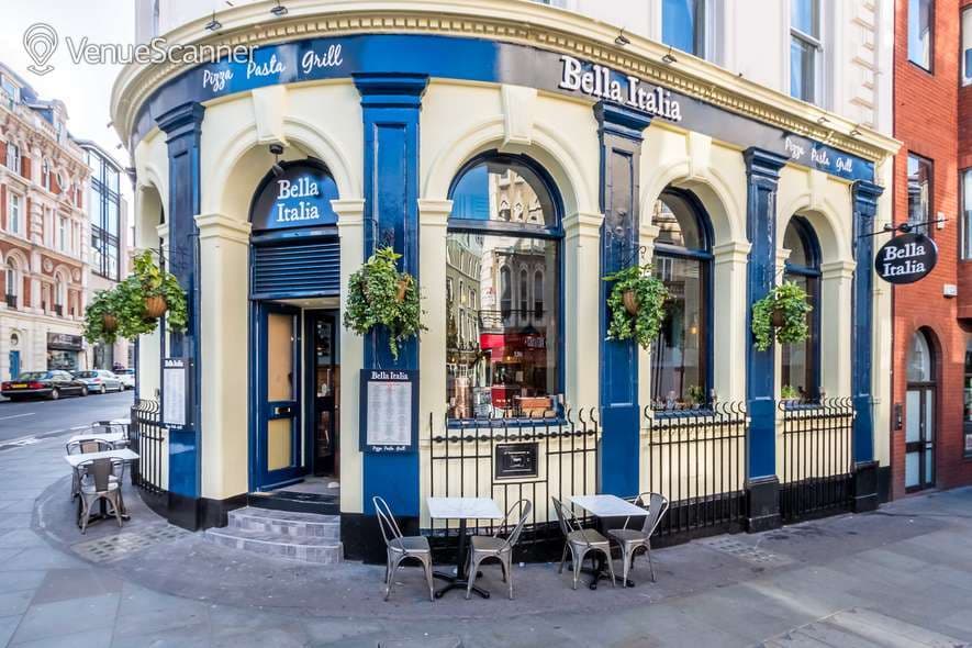 Bella's Santo Snug, Bella Italia St Martin's Lane photo #2