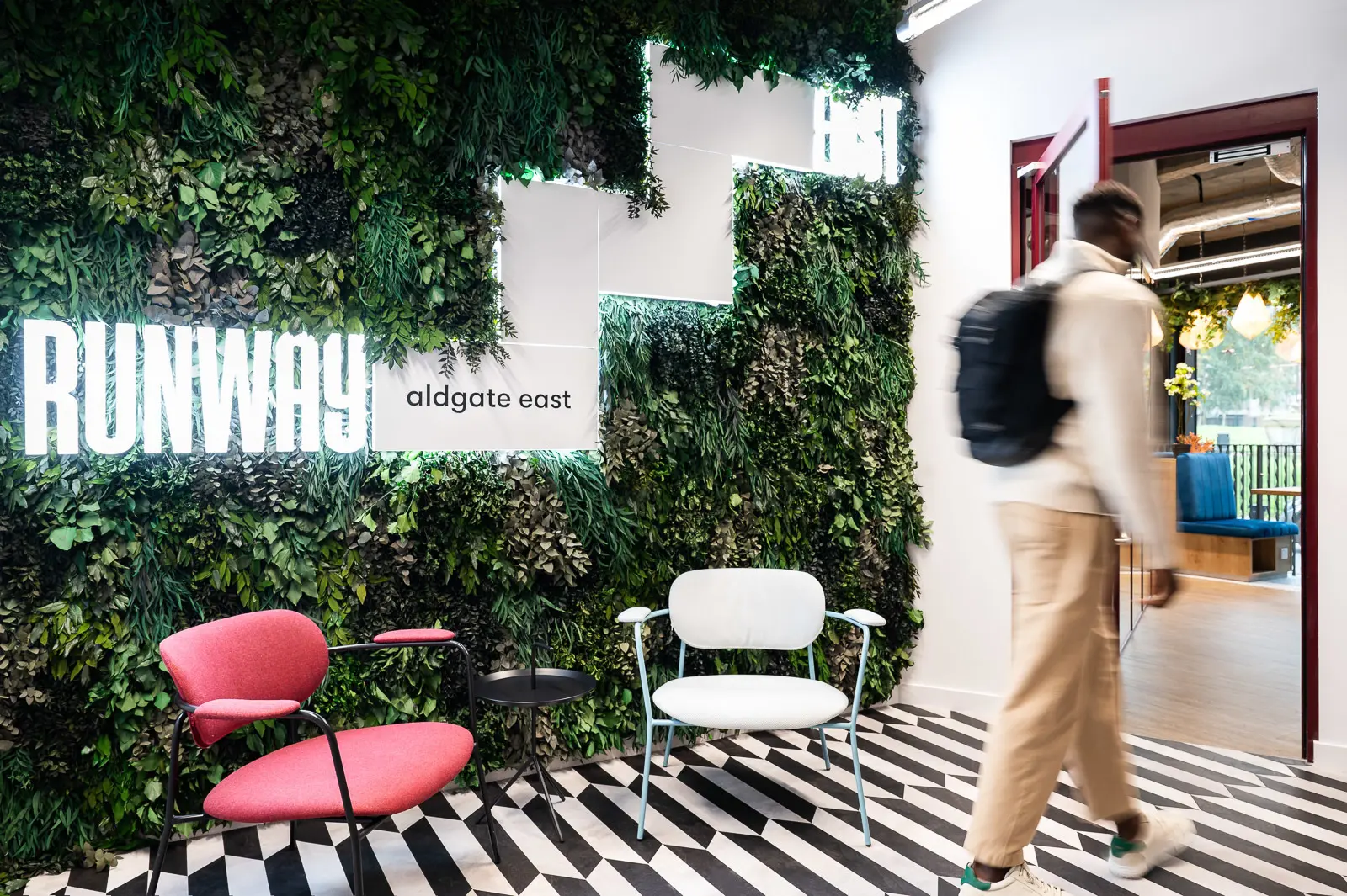 Aldgate East photo #2