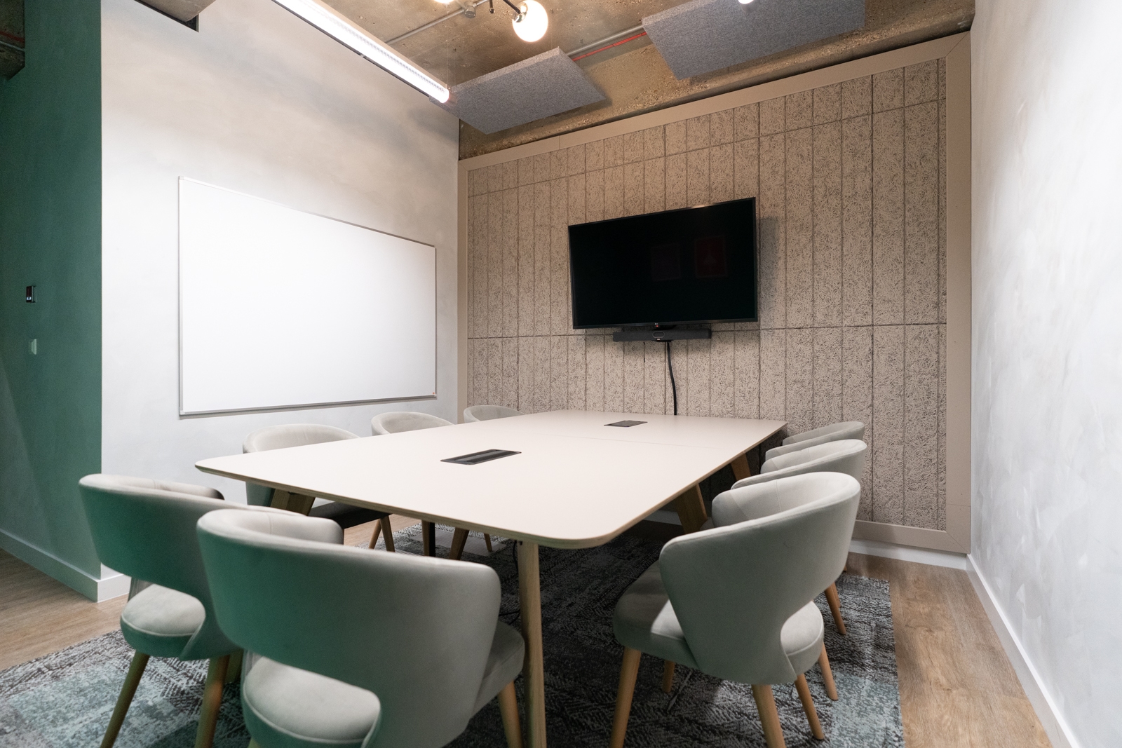 Photo of Aldgate East, Barbara