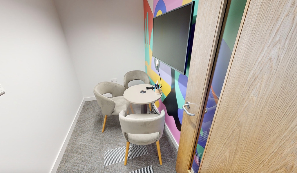 Photo of Aldgate East, Helen