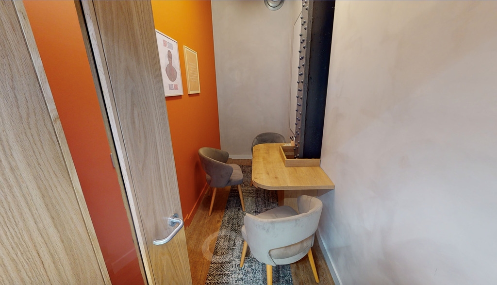 Photo of Aldgate East, Hiller