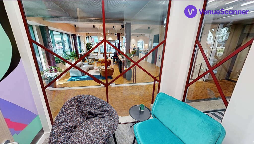 Yuri, Aldgate East photo #1