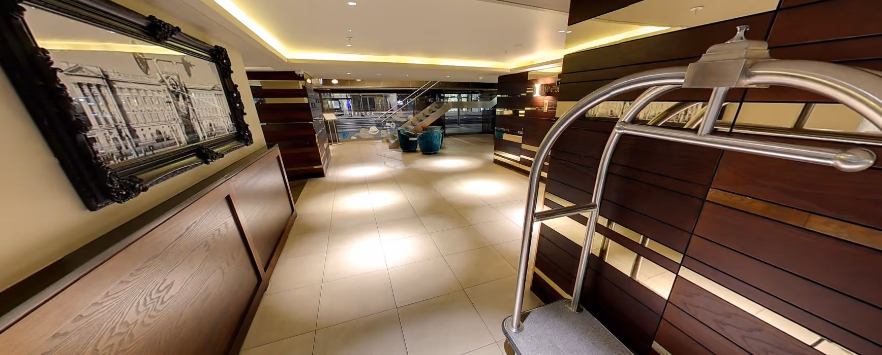 Warwick, Hilton London Olympia photo #6