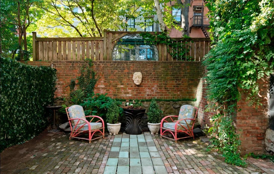 Photo of Wanderlustre, Garden