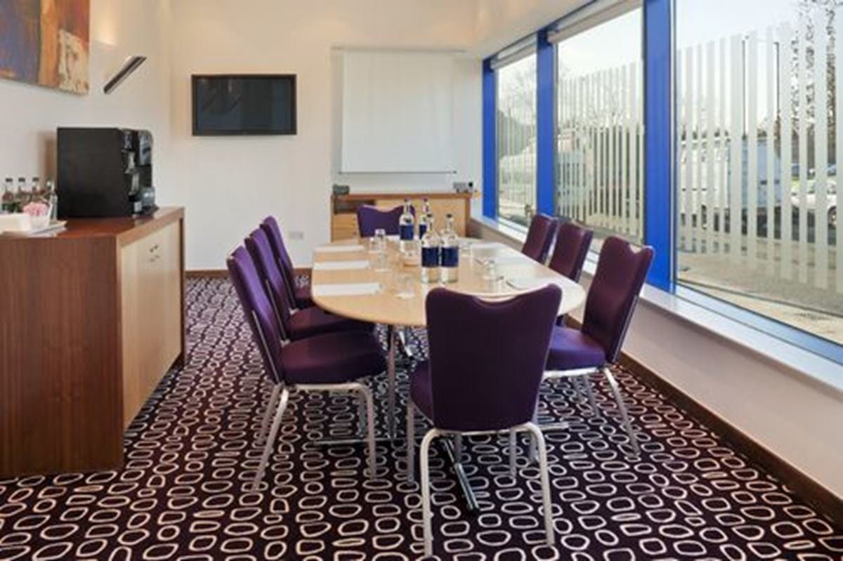 Photo of Holiday Inn Express Golders Green, Small Room