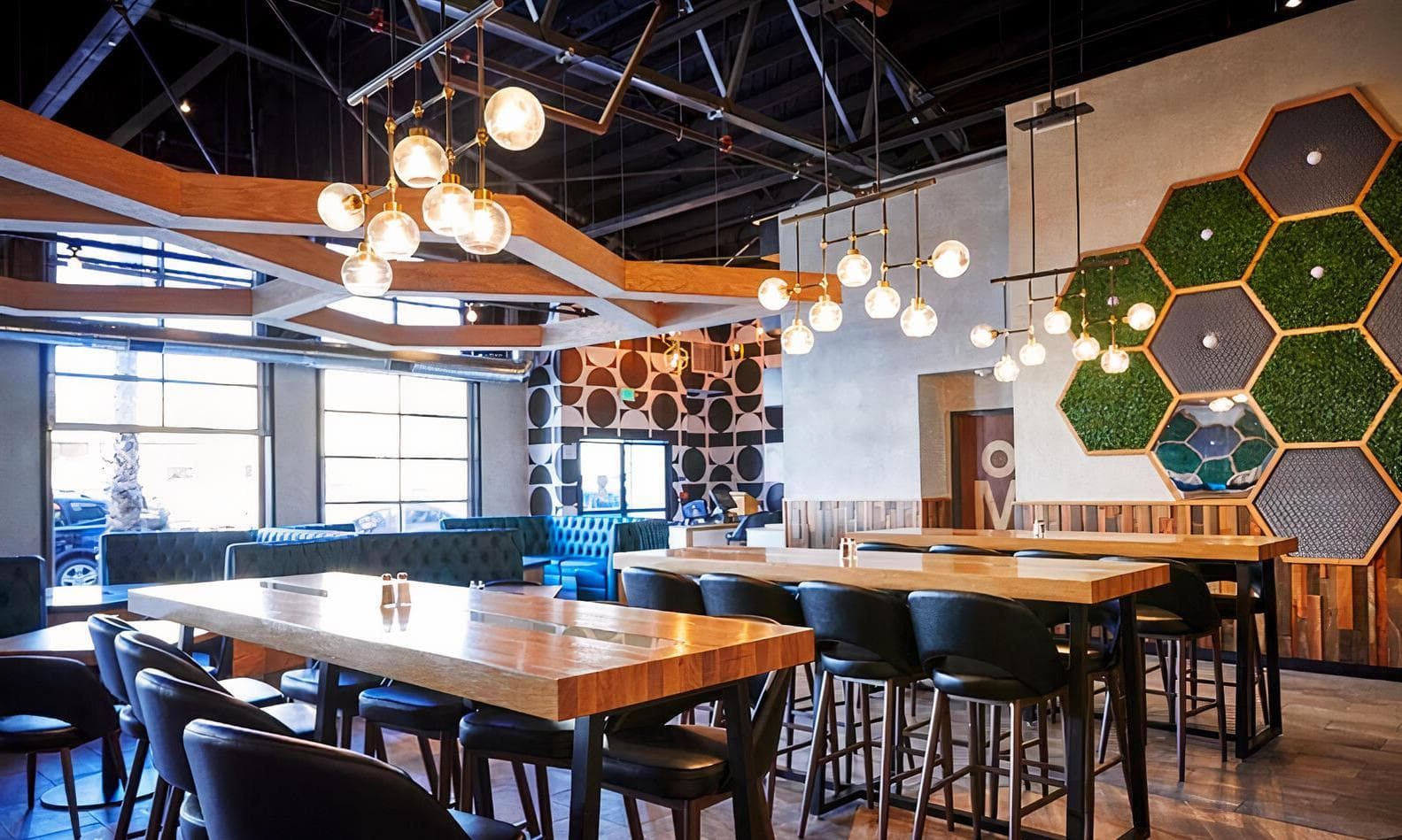 Indoor Venue, Break Point photo #1