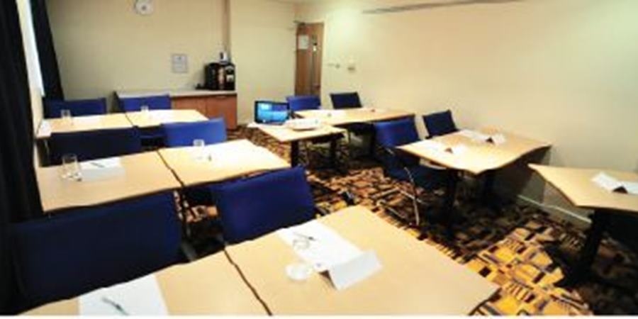 Photo of Holiday Inn Express Limehouse, Boardroom